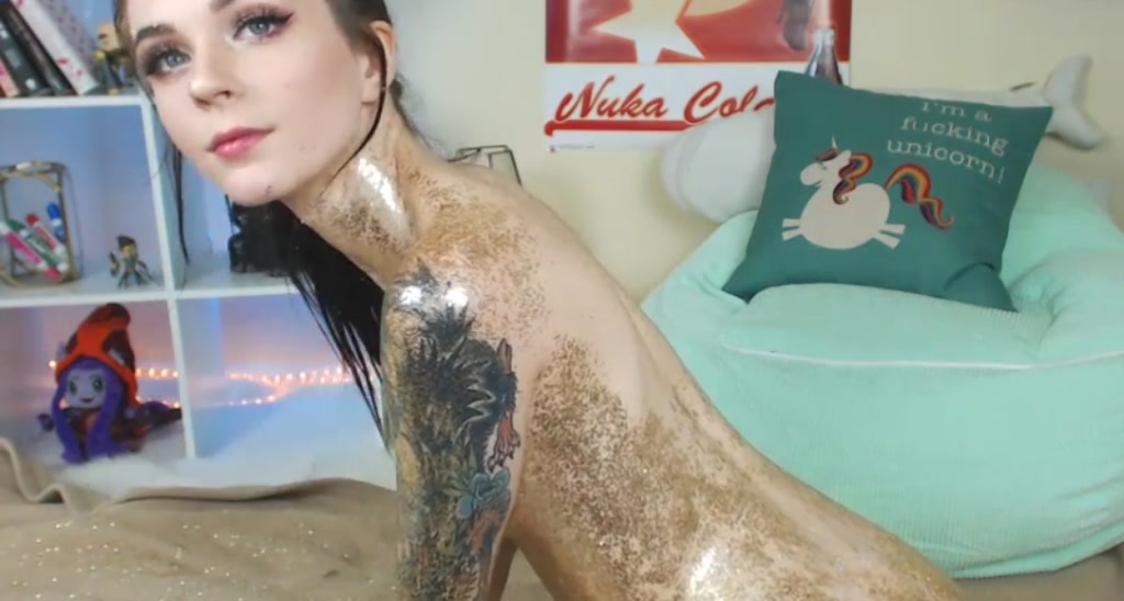 LaraLou video thumbnail