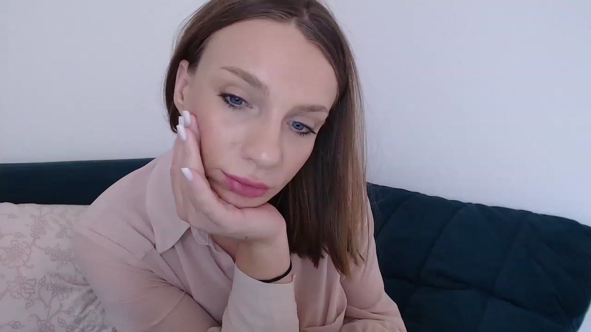 call_me_em video thumbnail