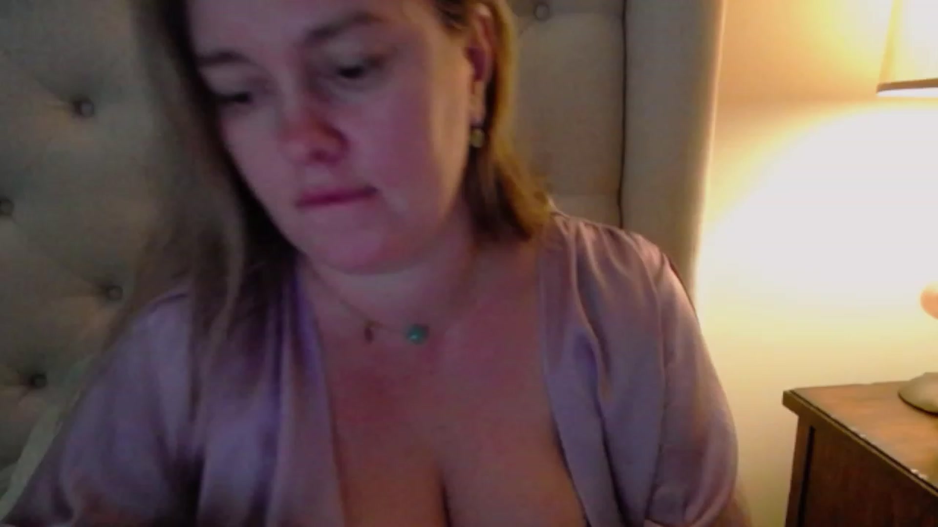 J0llye video thumbnail