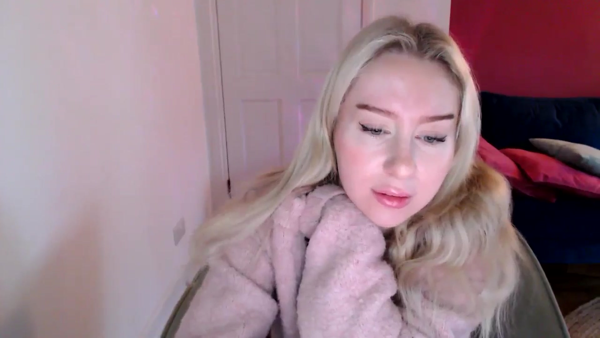 PetiteAvax video thumbnail