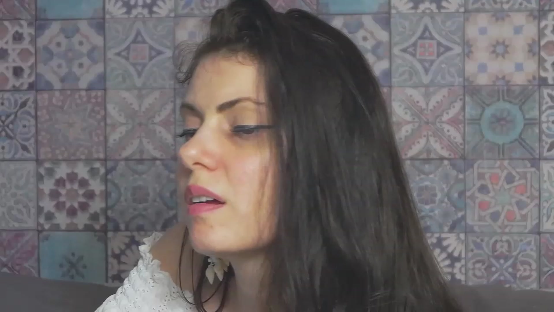 MissAracely video thumbnail