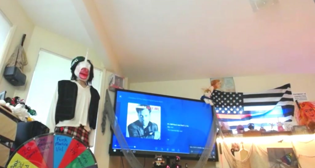 MissMolly video thumbnail