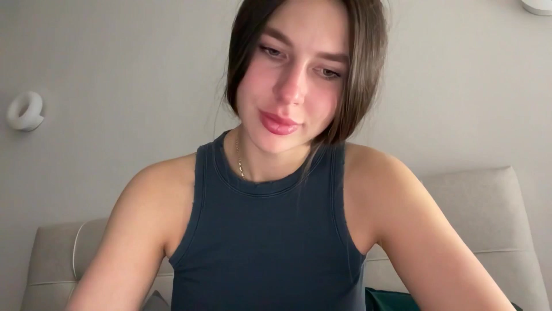 kissfreeze video thumbnail