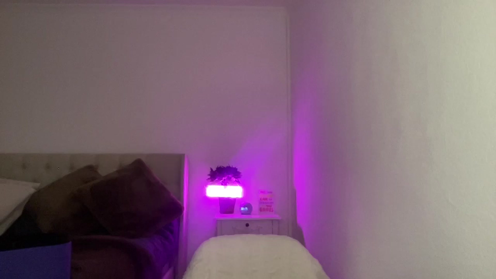LarasDen video thumbnail