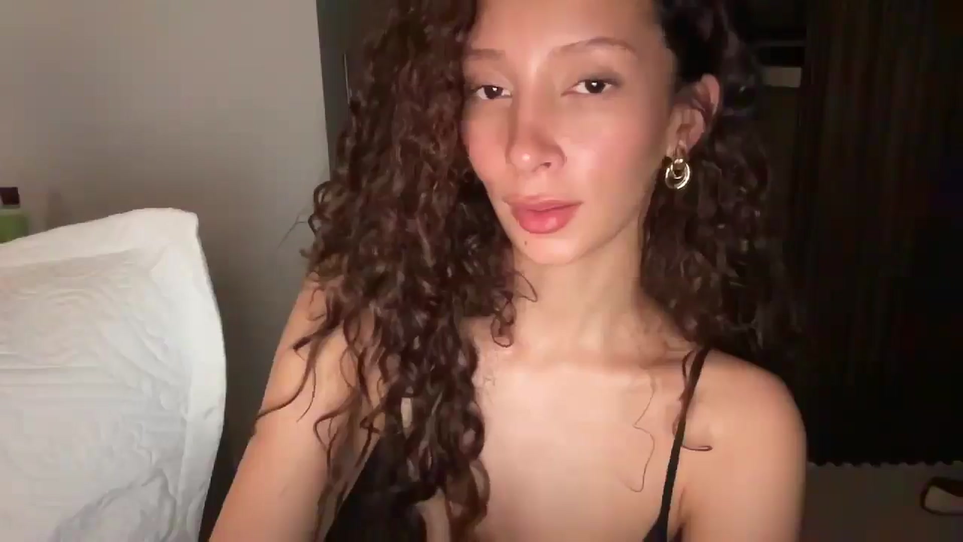 ElianaCruz video thumbnail