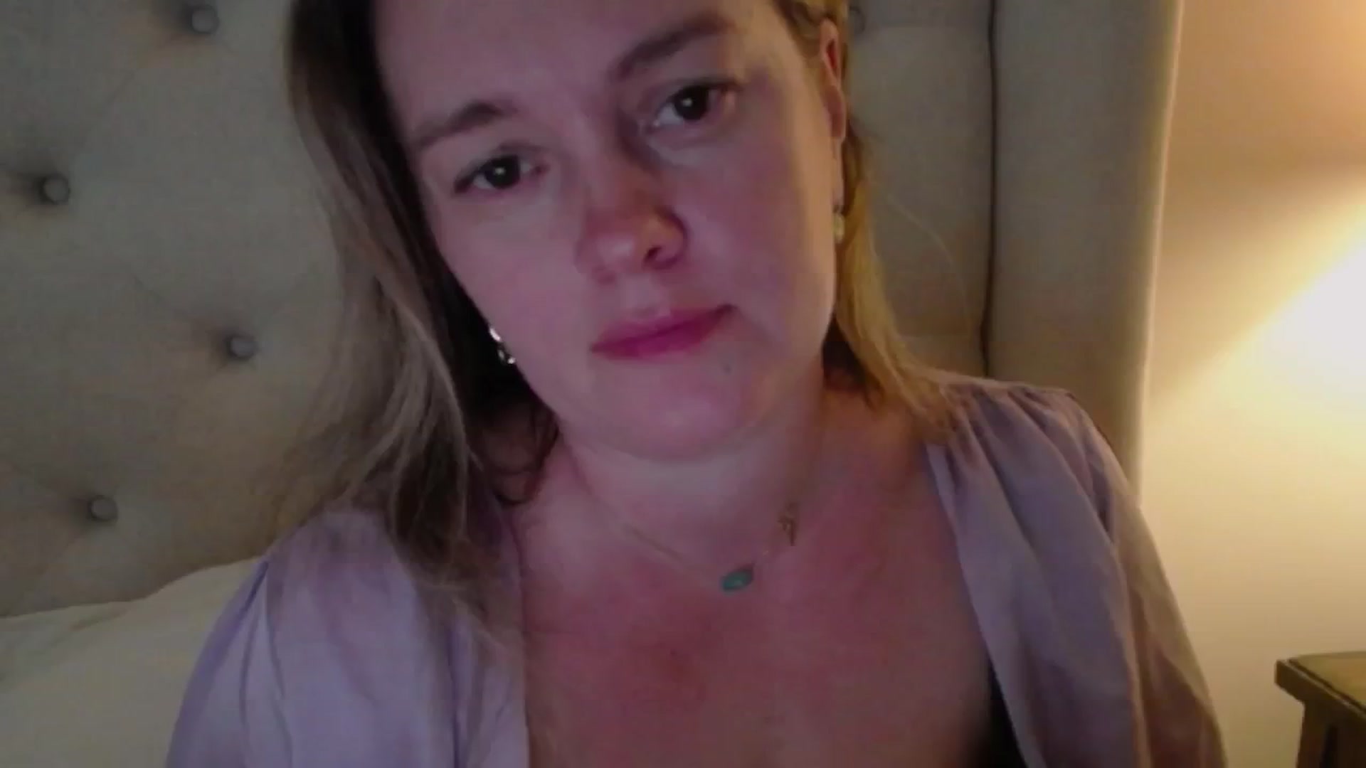 J0llye video thumbnail