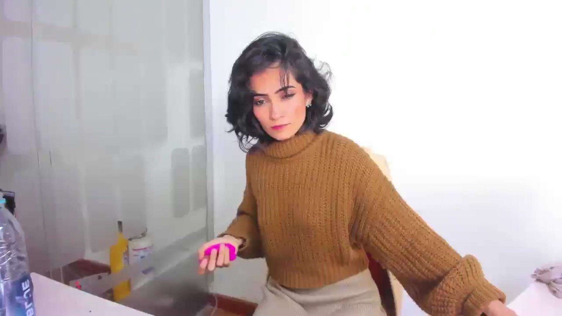 HannaClohes video thumbnail