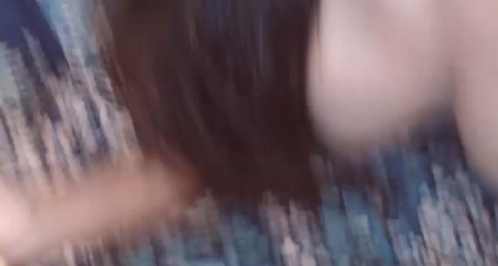 Downloads video thumbnail