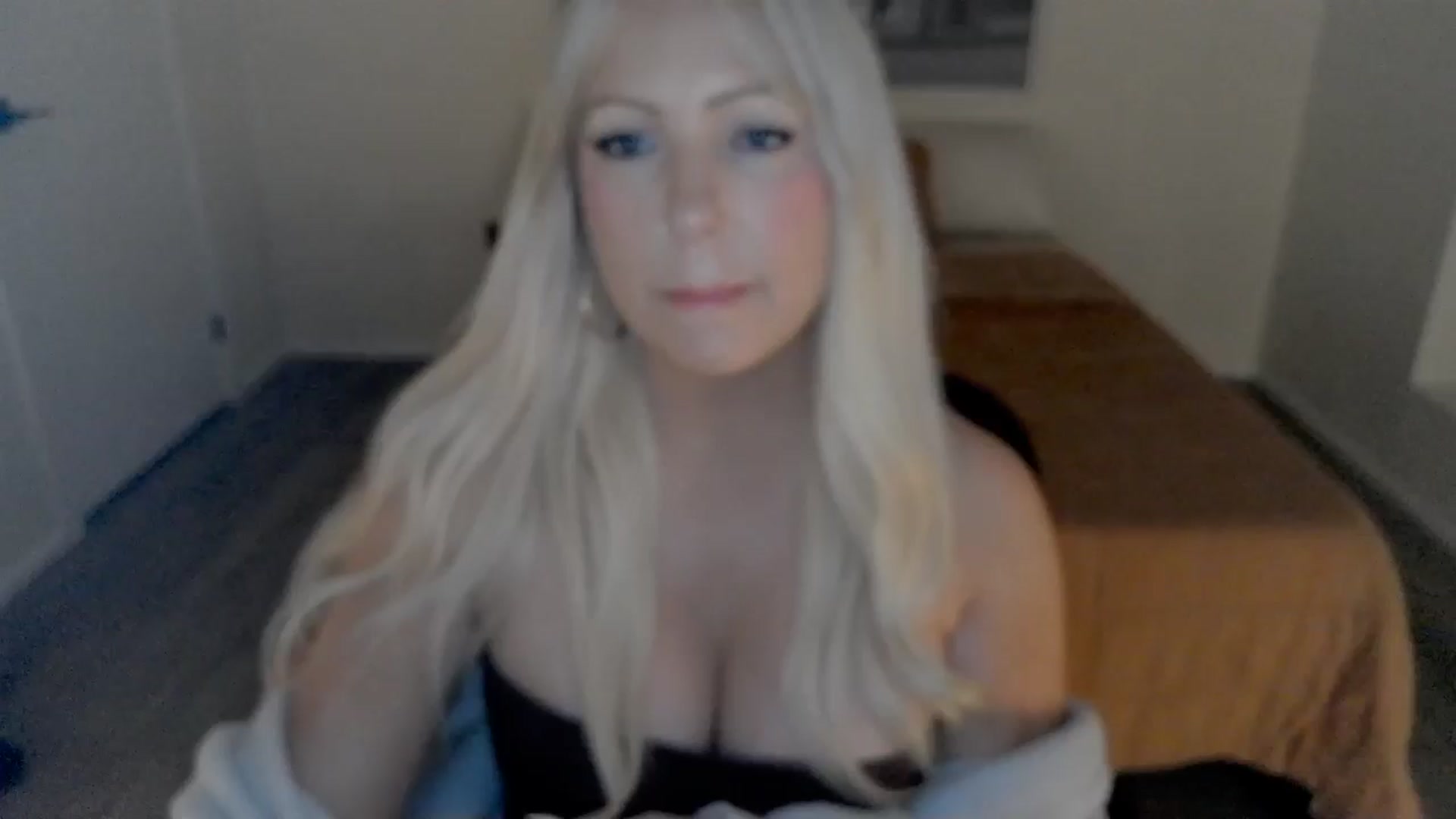 eh1_Scarlett video thumbnail