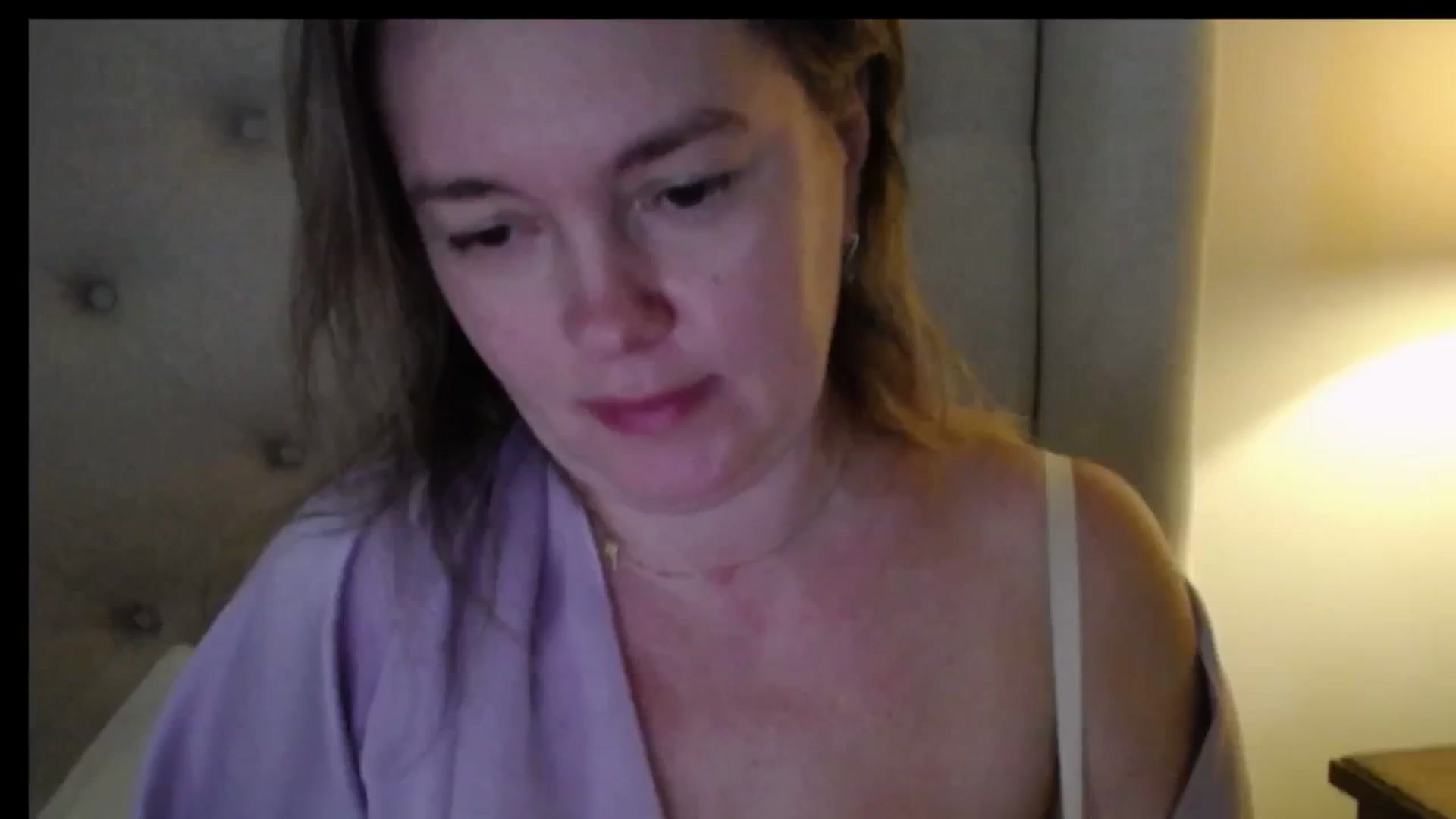 J0llye video thumbnail