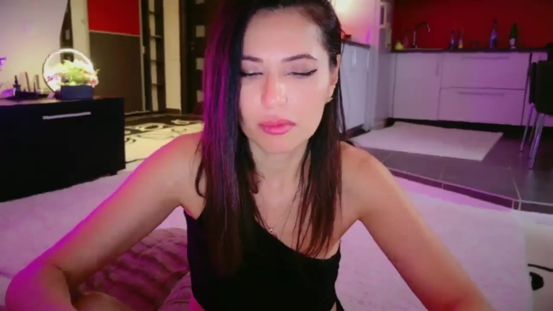 SmileyTinaa video thumbnail