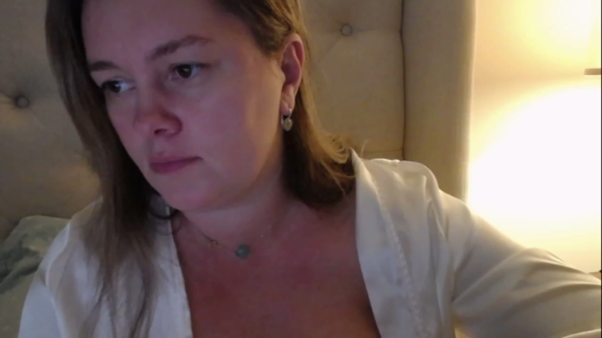 J0llye video thumbnail
