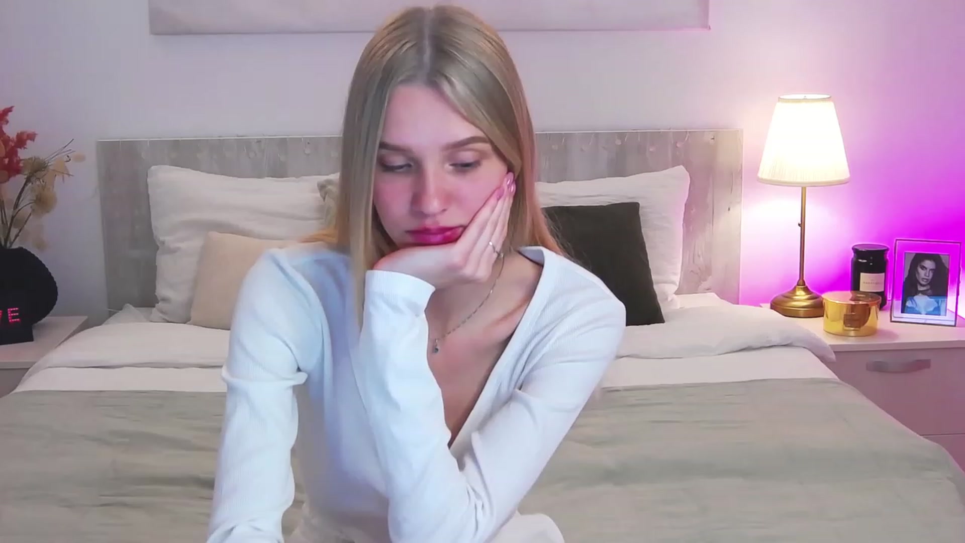 Angell_XO video thumbnail