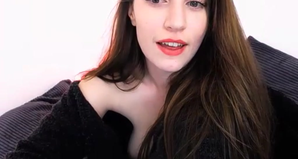 EllaVeee video thumbnail