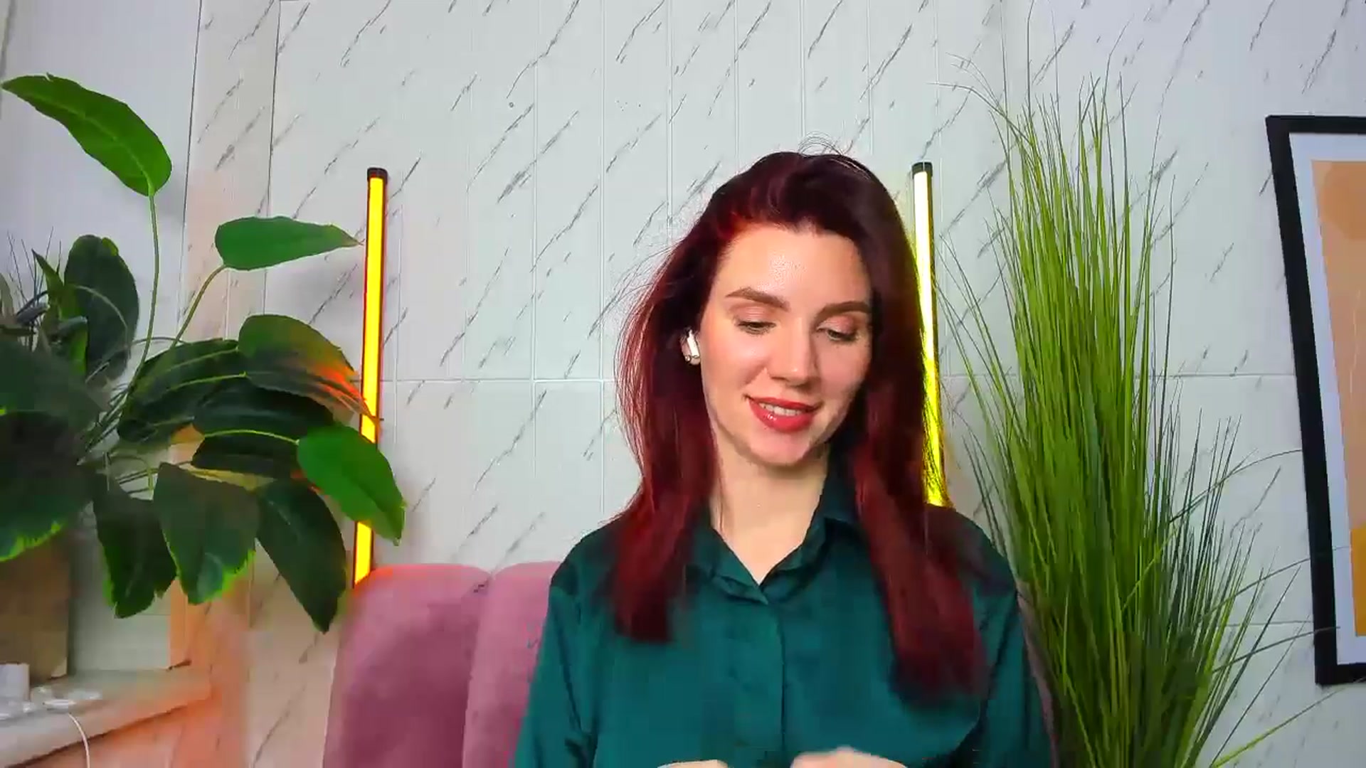 MiaLuxe video thumbnail
