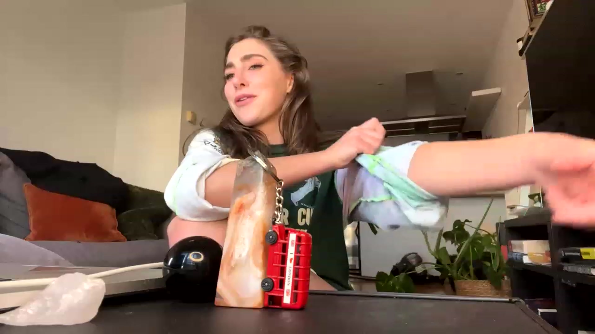HelloViv video thumbnail