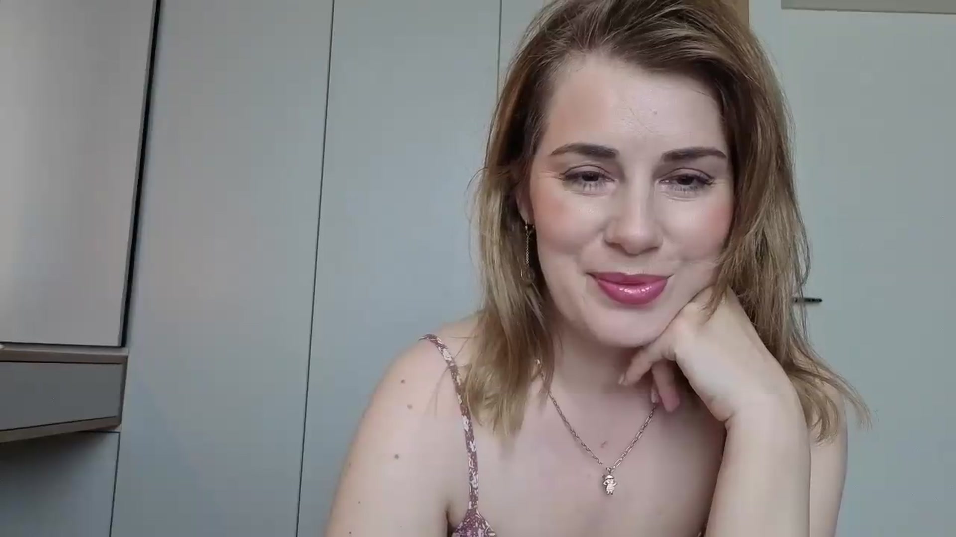 PrettyWomen31 video thumbnail