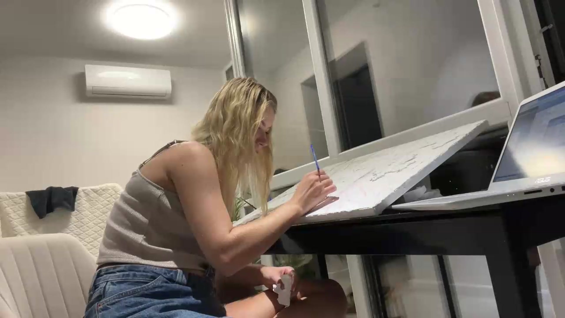 fiancee video thumbnail
