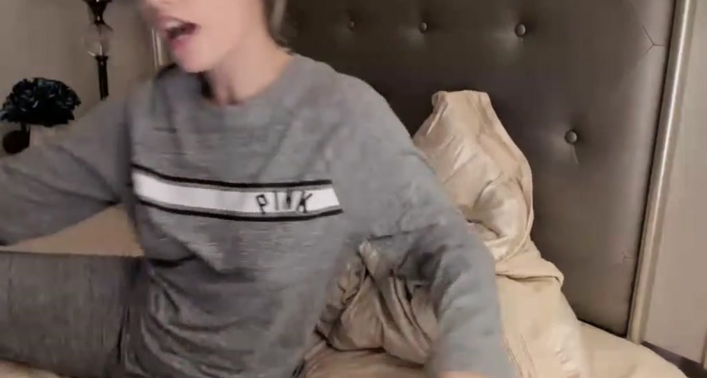 SweetSarra_ video thumbnail