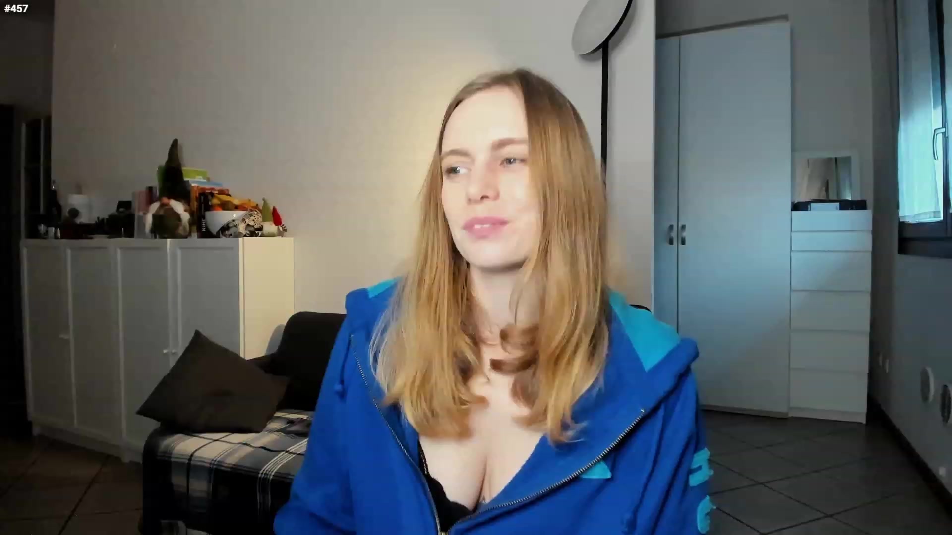 Personage video thumbnail