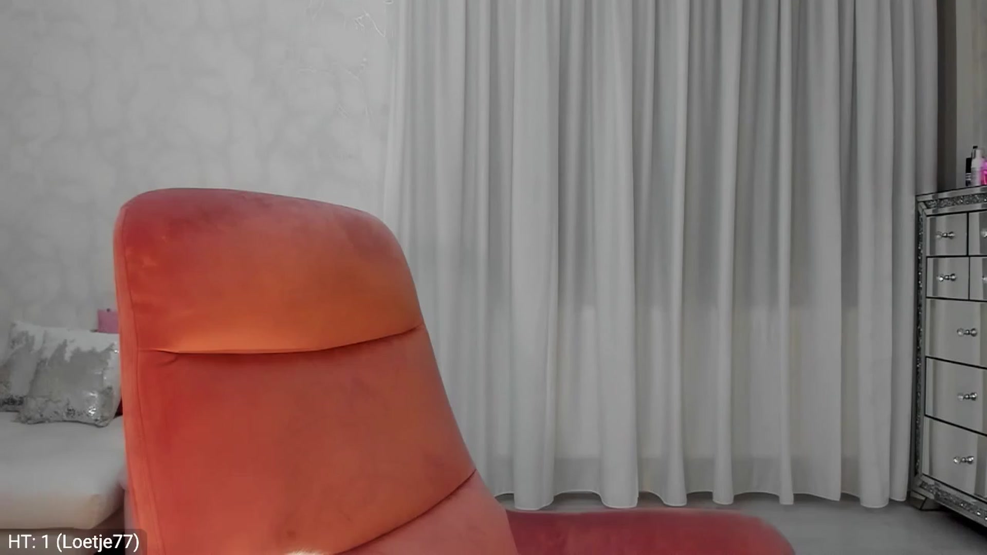 MissButterfly video thumbnail