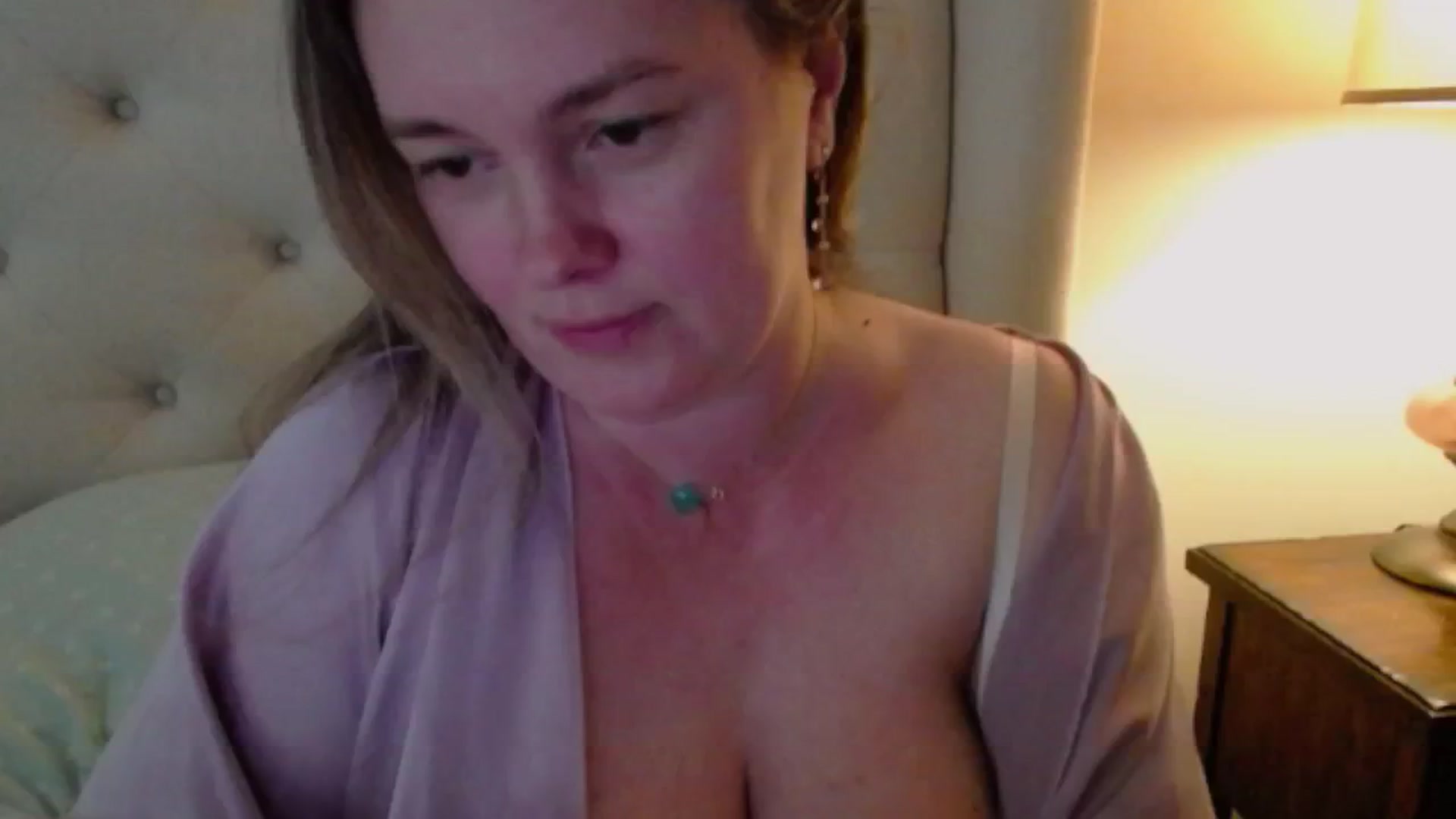 J0llye video thumbnail