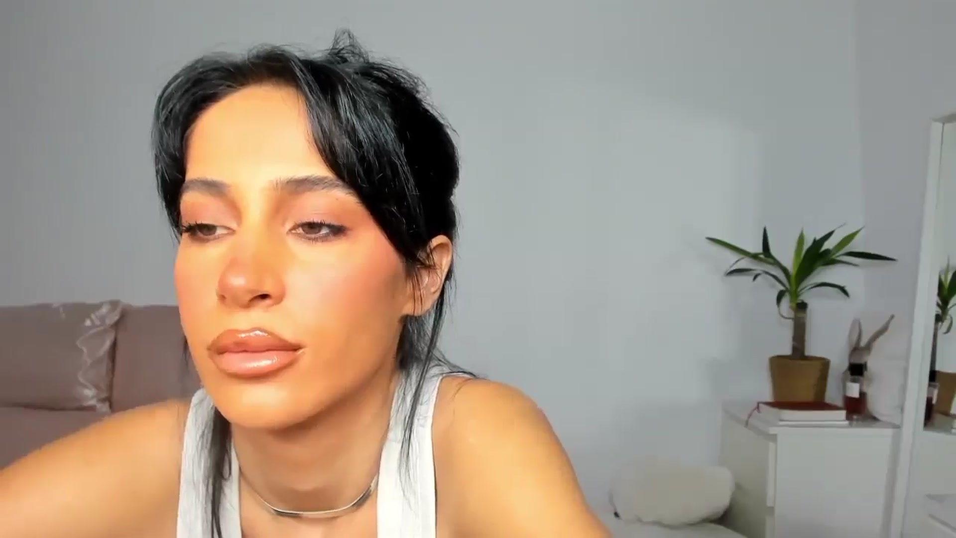 Qarinah video thumbnail