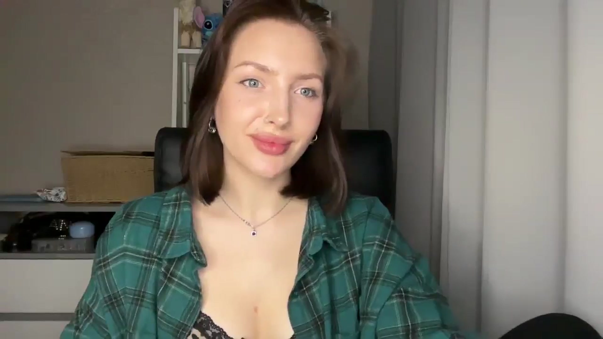 Di_Pearl video thumbnail