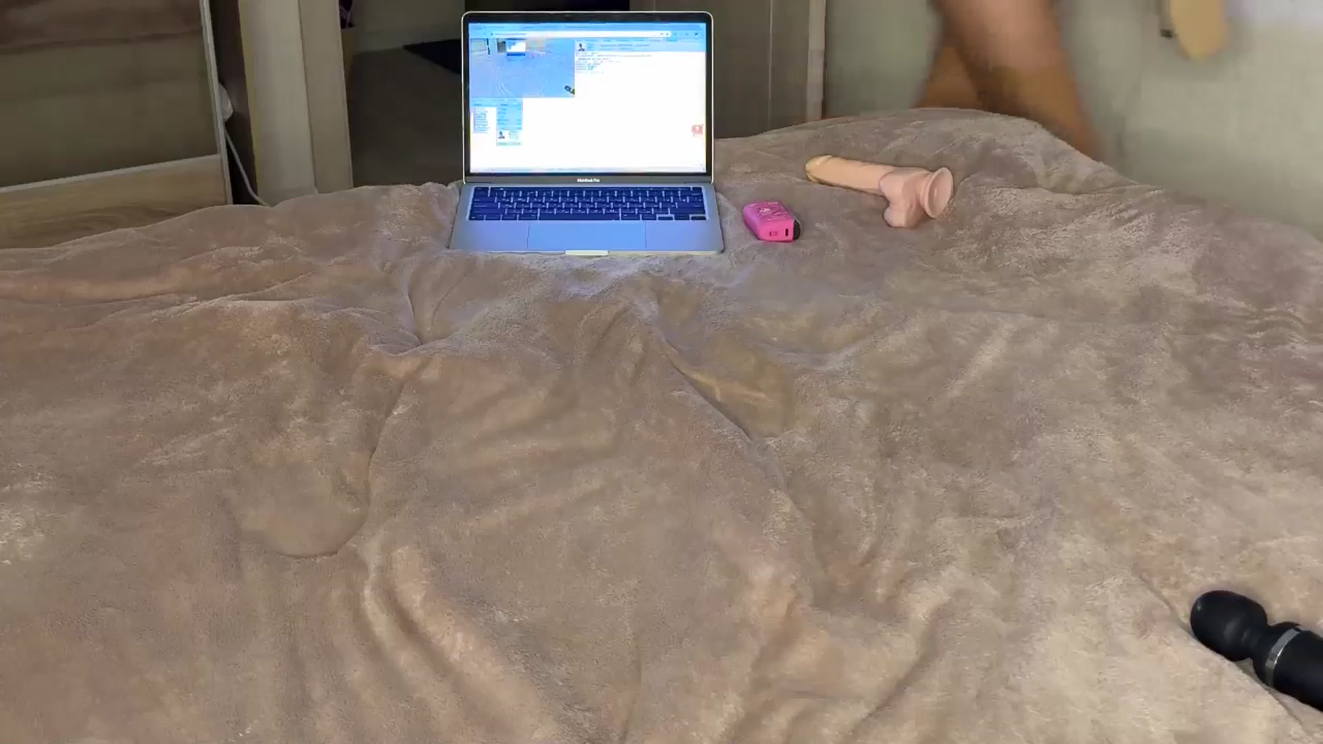ElliPoole video thumbnail