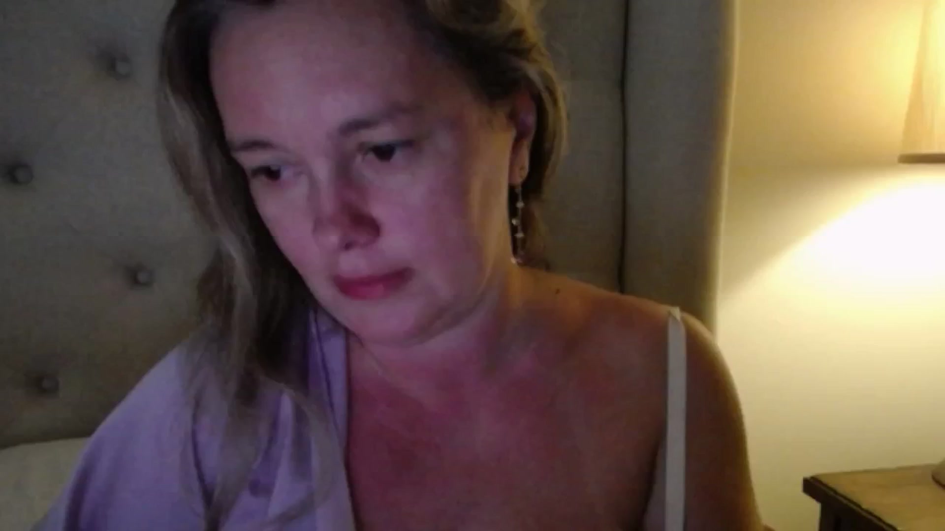 J0llye video thumbnail