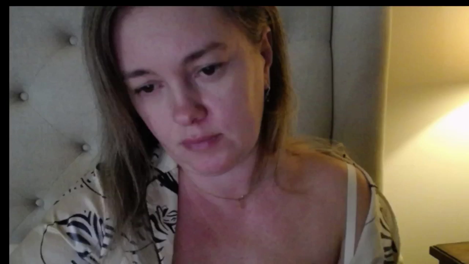 J0llye video thumbnail