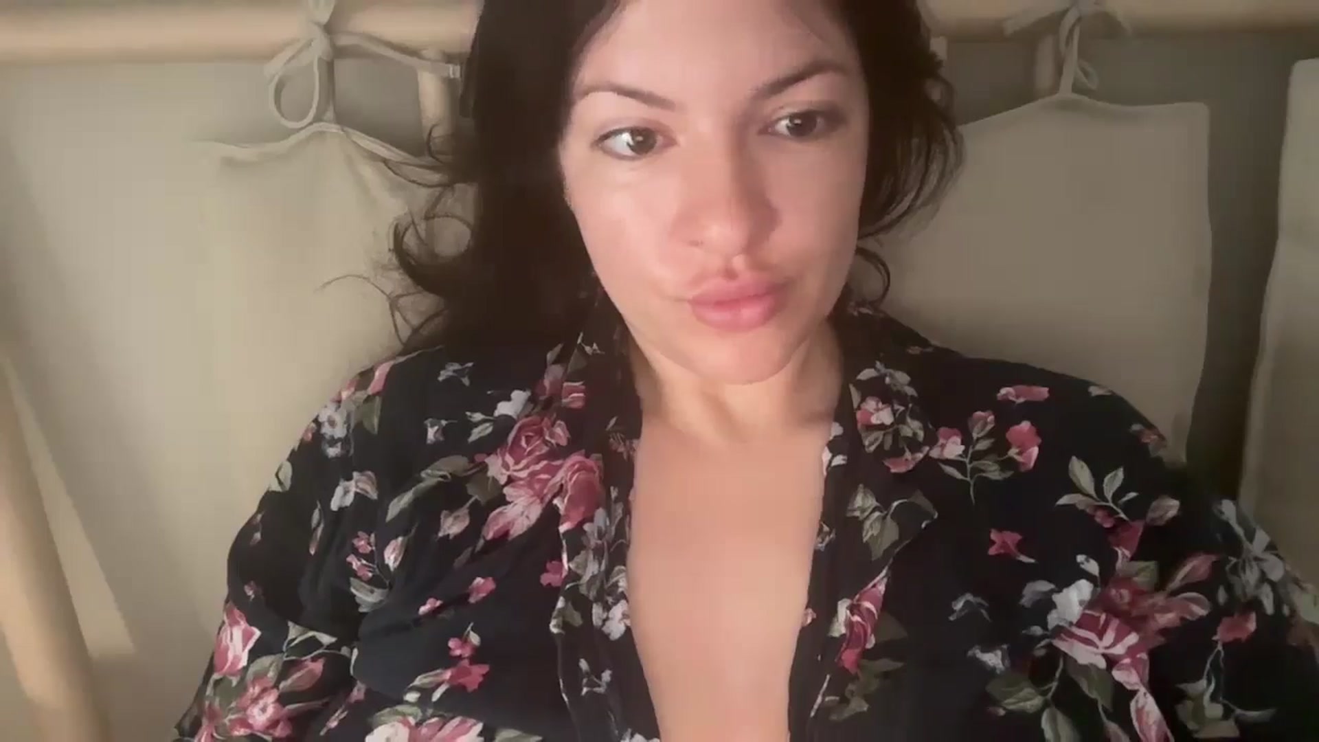 EvaEvelin video thumbnail
