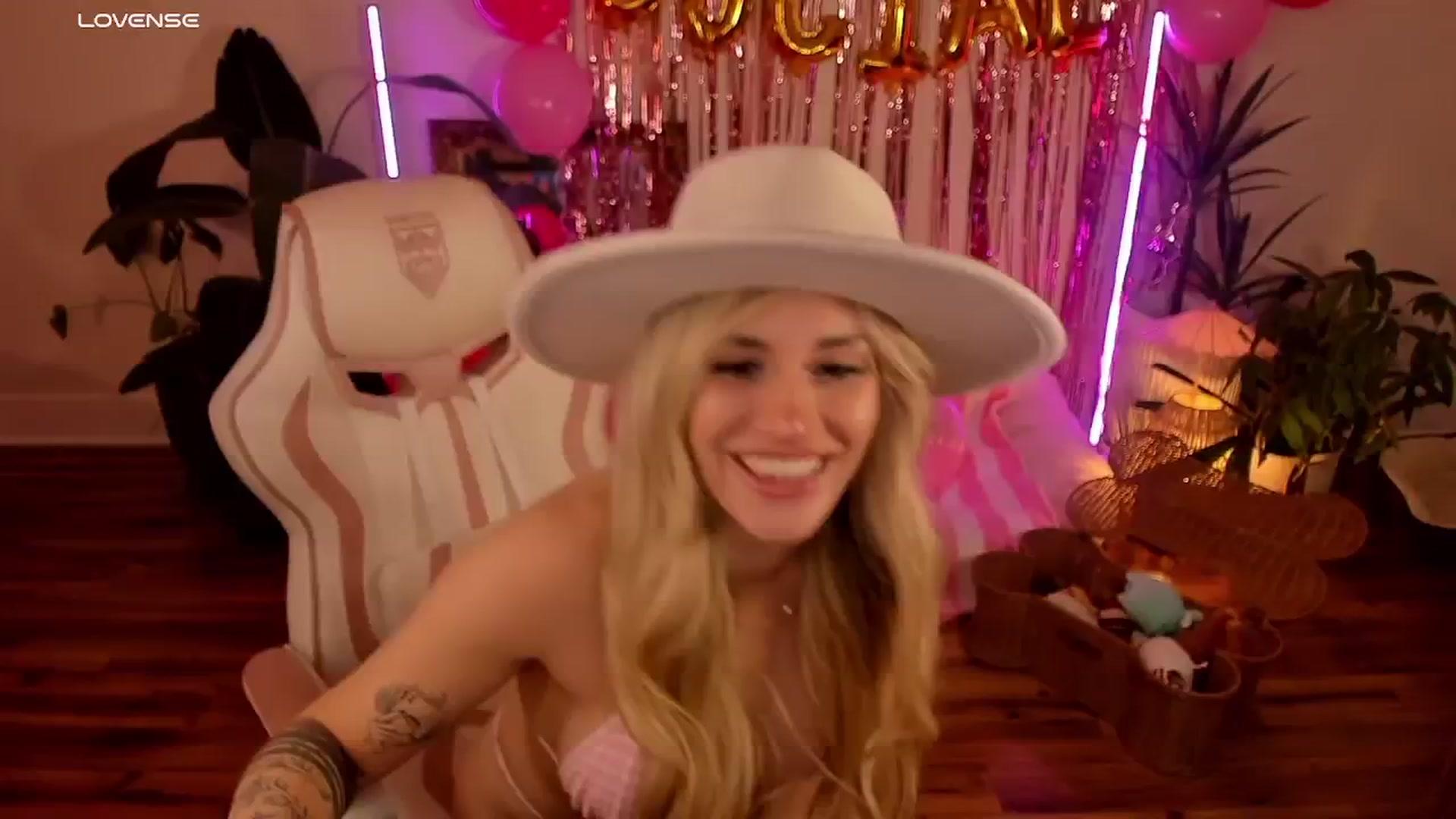 LillieQ video thumbnail