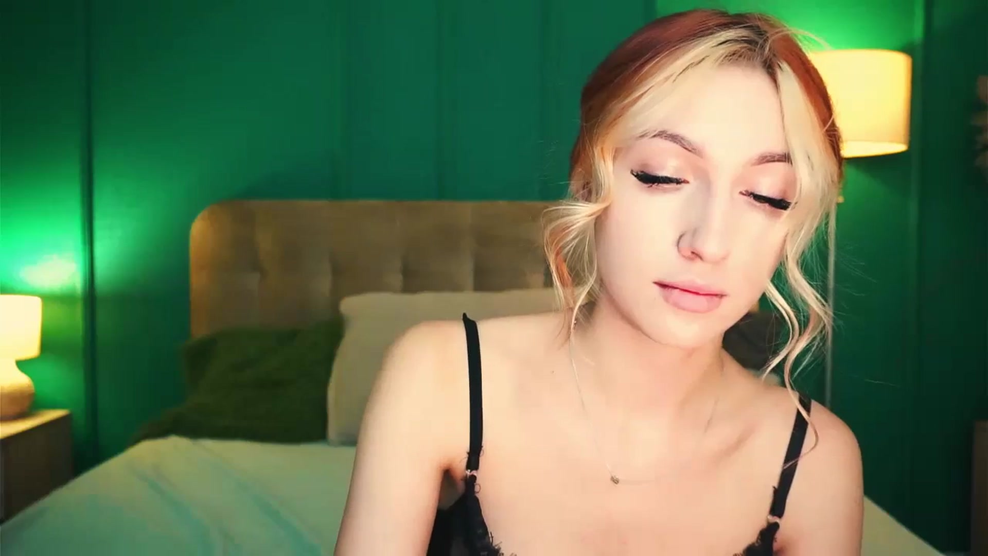 LovelyGin video thumbnail