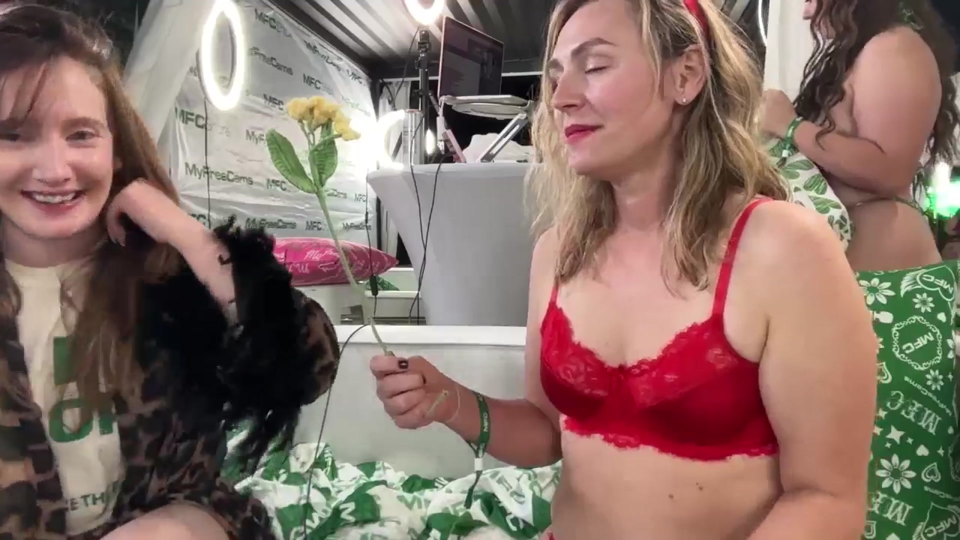 SweetbratKate video thumbnail