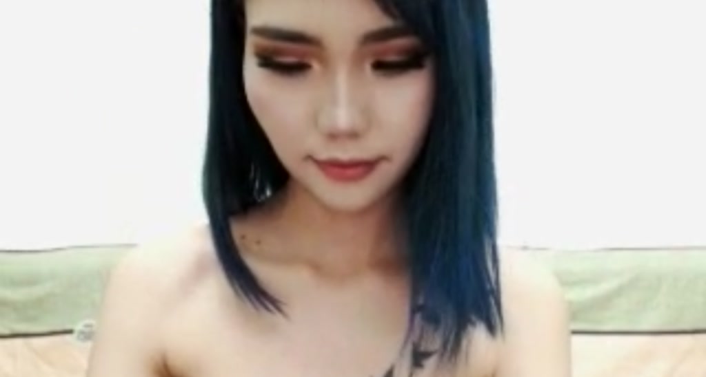 kittennkiss video thumbnail
