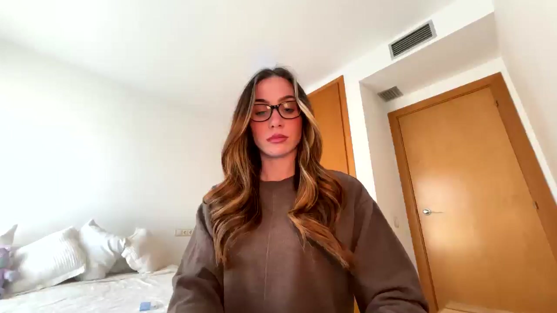 English_Lola video thumbnail