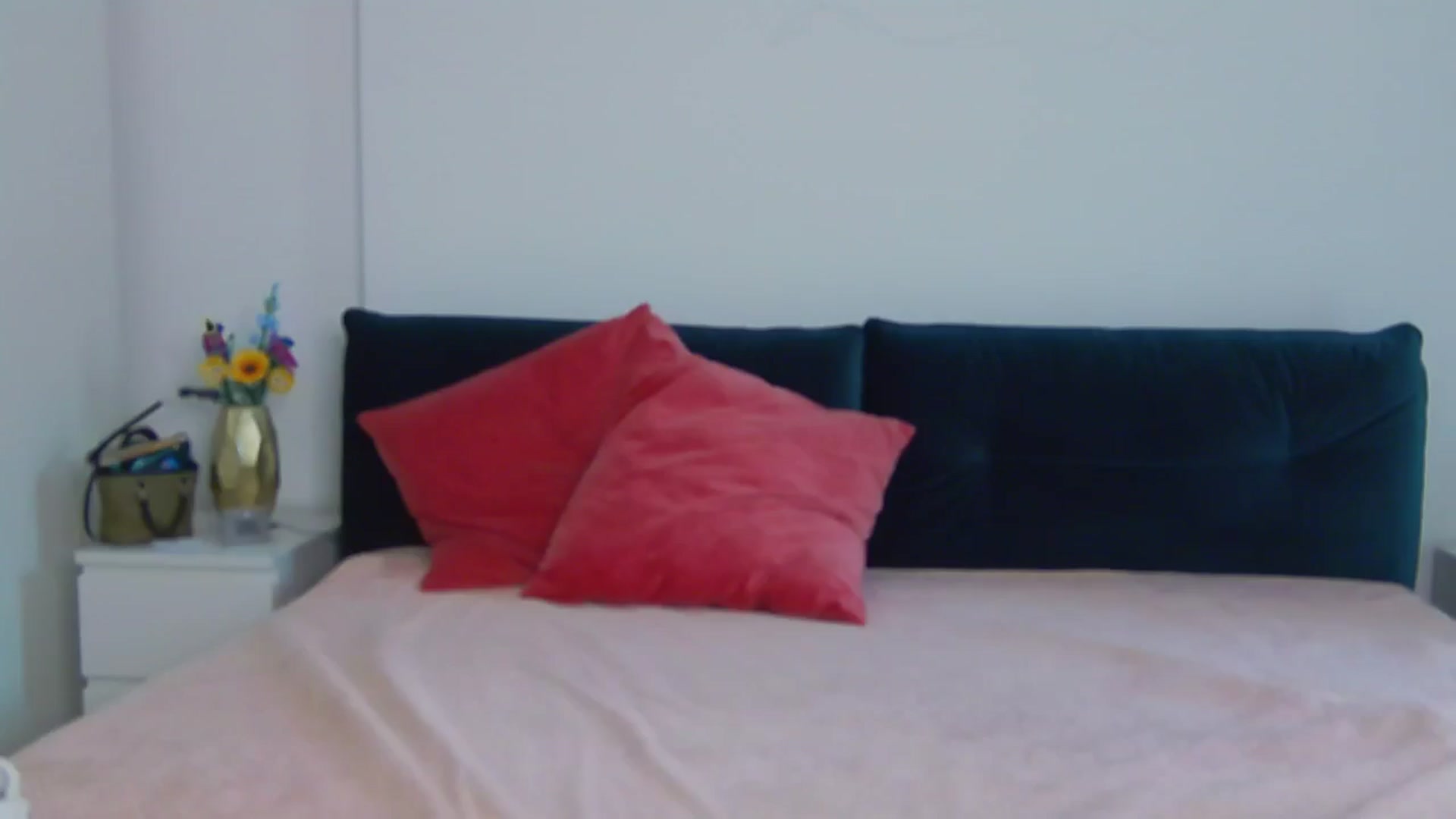 NaiaaBee video thumbnail