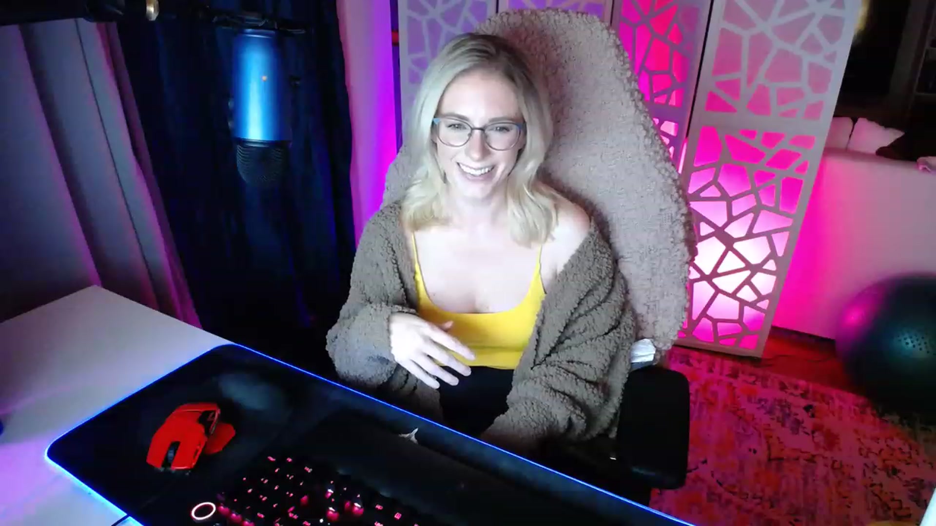 TeecakeAvery video thumbnail