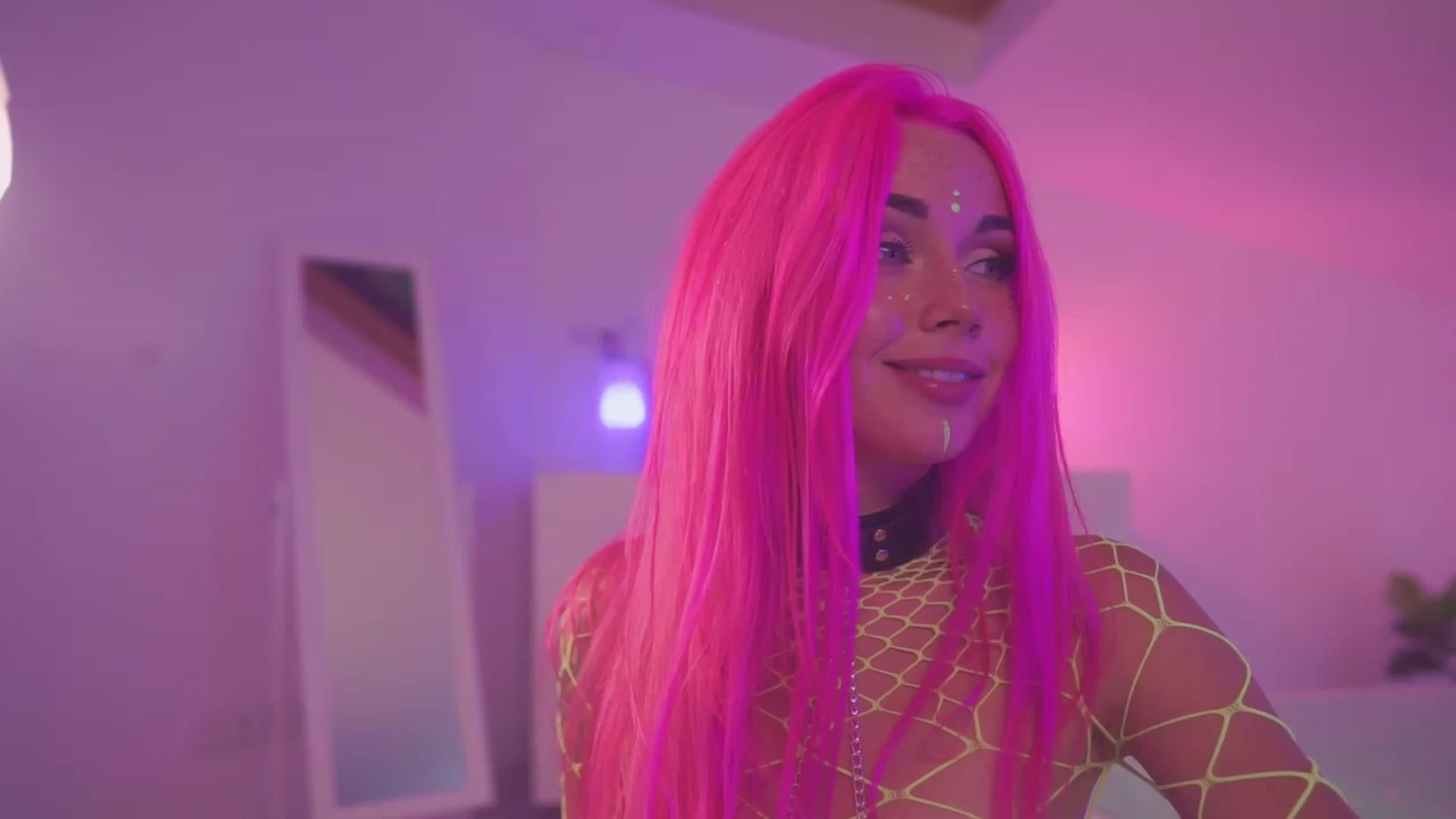 Sarah_Pink video thumbnail