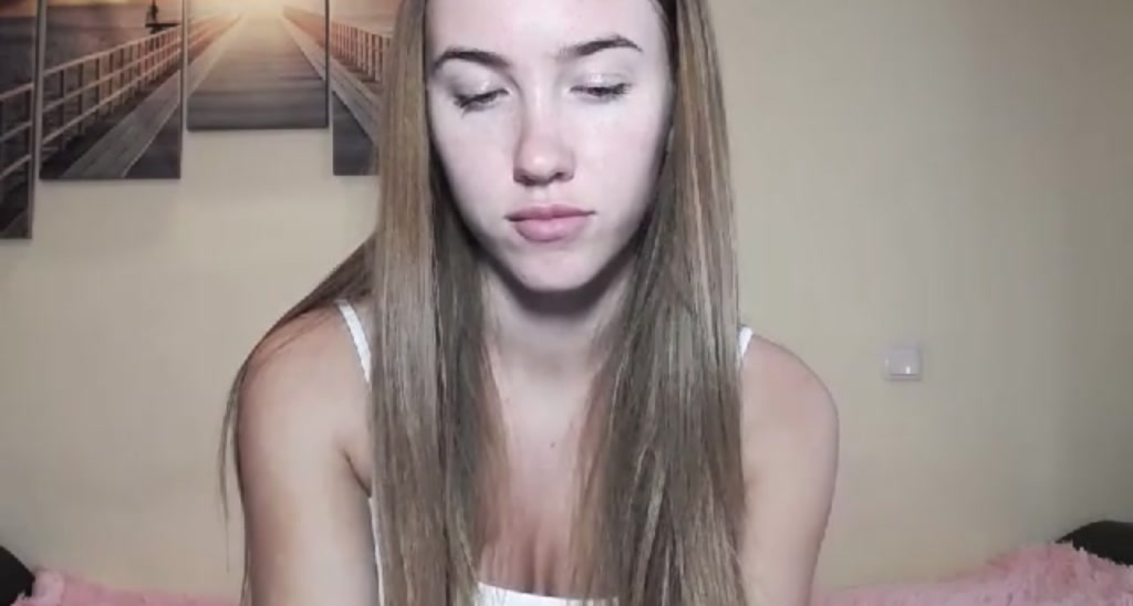 Ellie_18_ video thumbnail