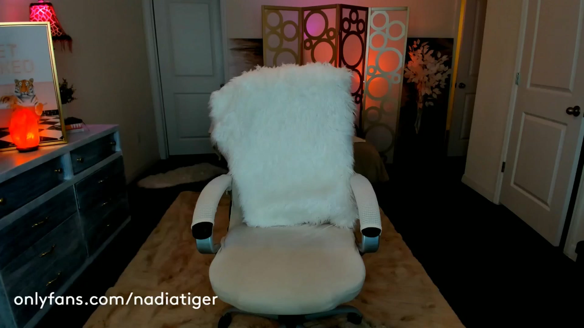 NadiaTiger video thumbnail