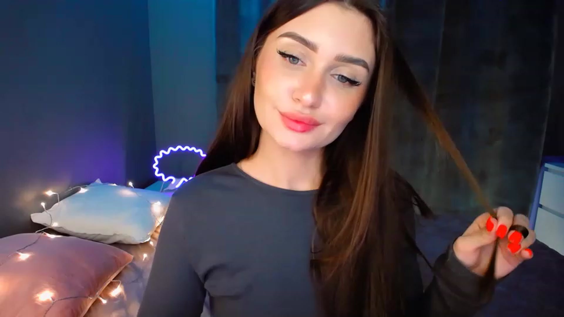 DollGlamourr video thumbnail