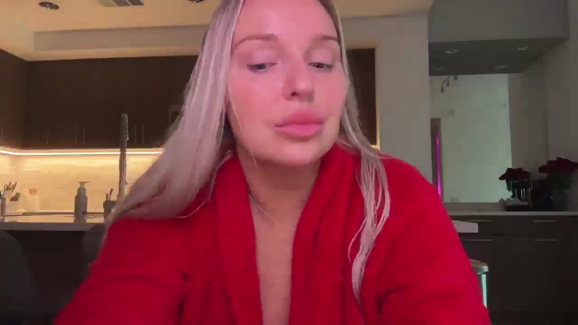 KissMyTitsPls video thumbnail