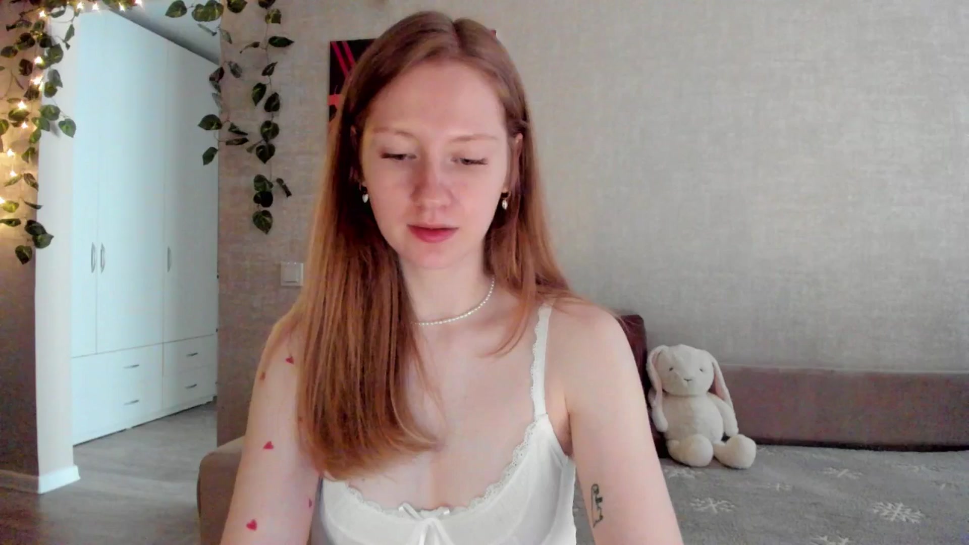 mnialice video thumbnail