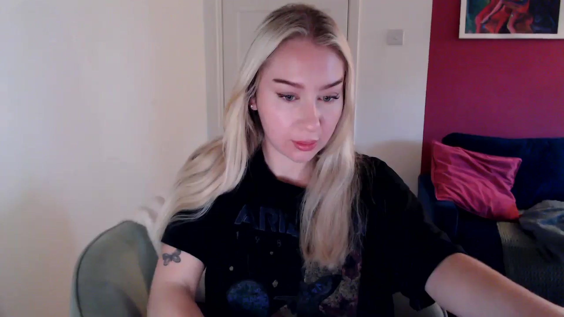 PetiteAvax video thumbnail