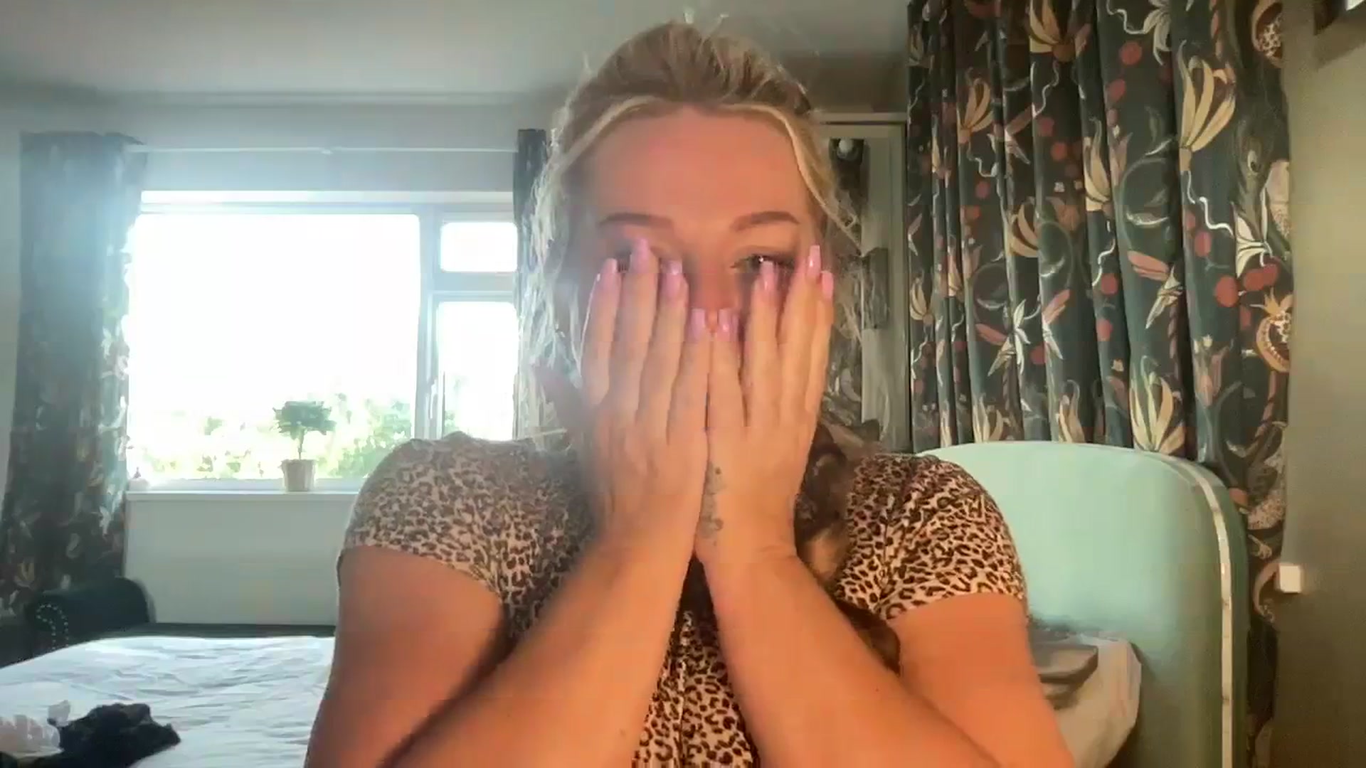 LaraLaughs video thumbnail
