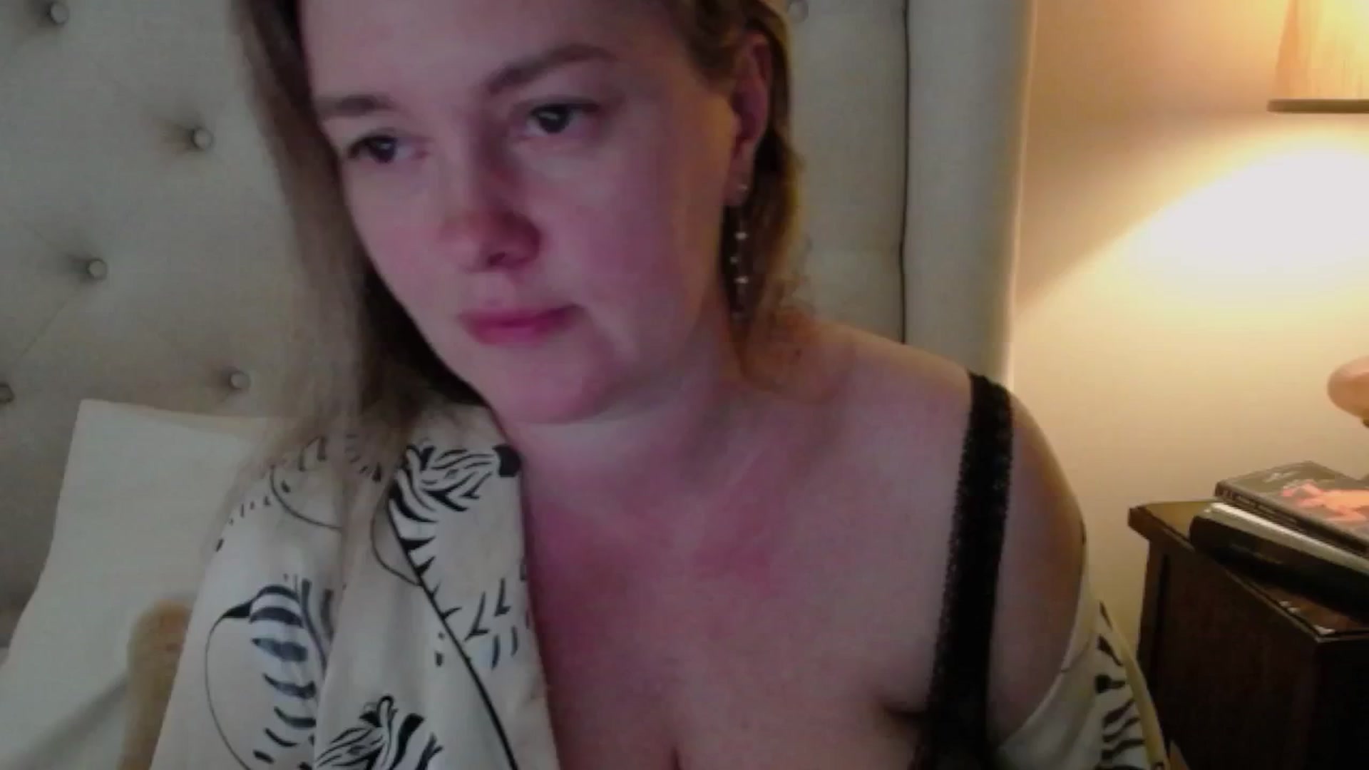 J0llye video thumbnail