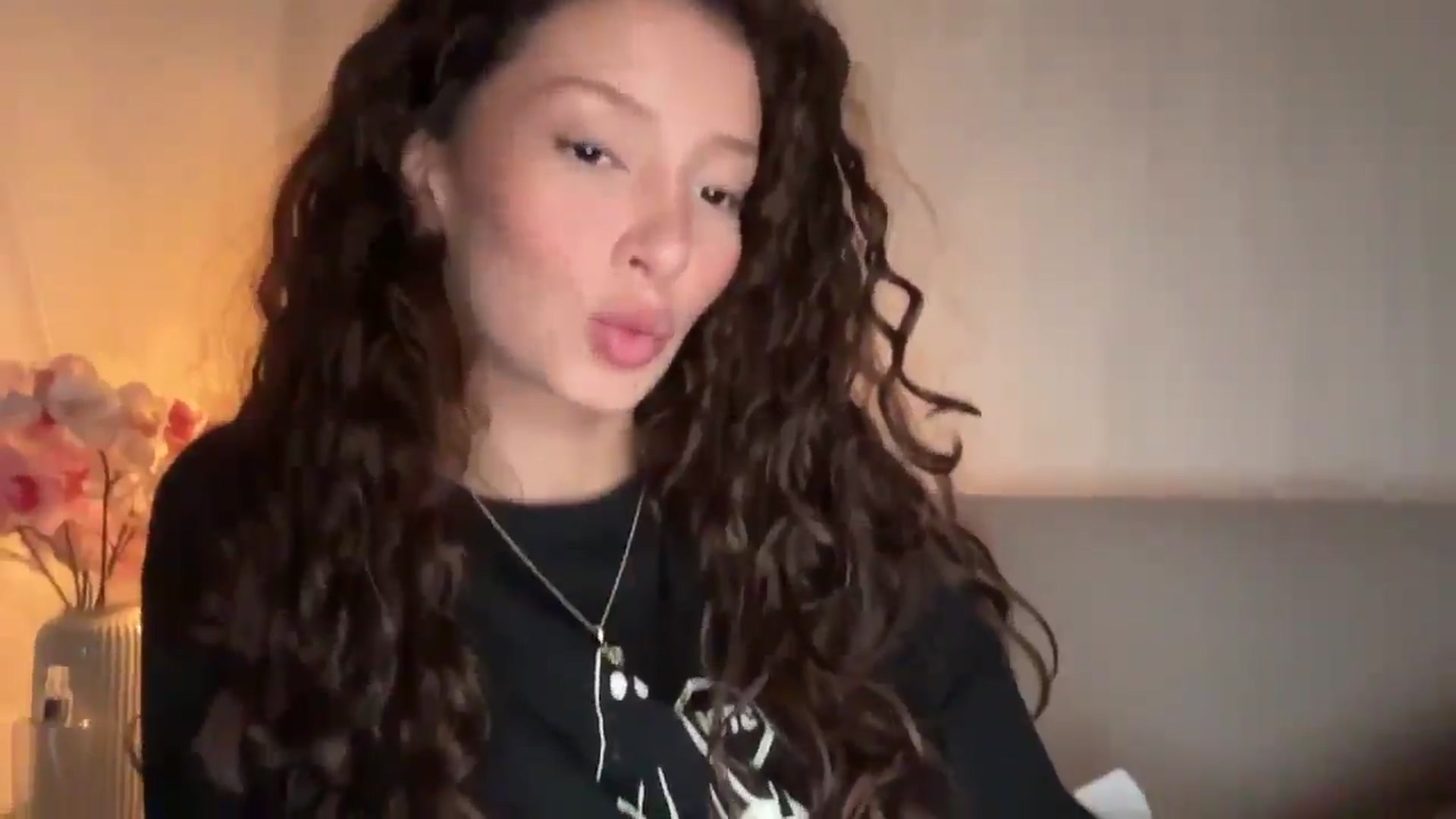 SweetEllie video thumbnail