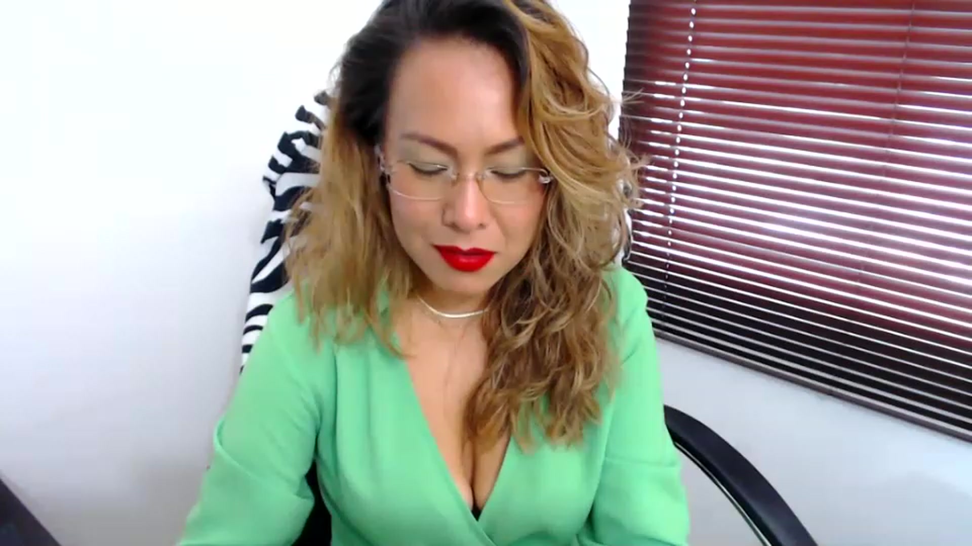 office_secret video thumbnail